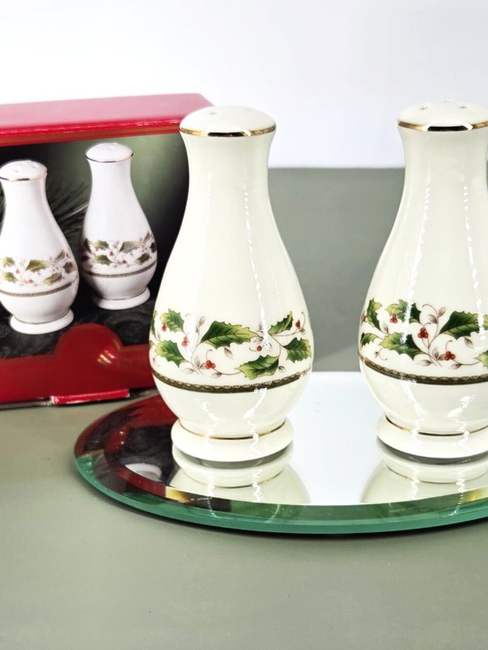 1999 May Dept. Store Brand Holly Holiday Christmas Salt & Pepper Porcelain Japan